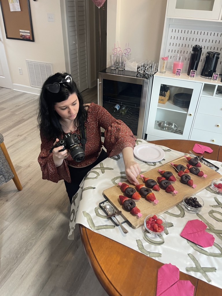 Baleigh shortreed photographing valentine's day table